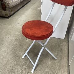 リサイクルショップどりーむ天保山店　No5411 折りたたみイス　丸イス　背もたれあり　簡易チェア　デスク用　の画像
