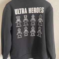 ウルトラマン パーカー 120｜チャックが閉まりません｜キッズの画像