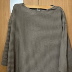 UNIQLO レディーストップスの画像