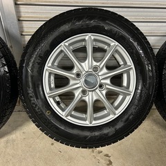 9.5部山！スタッドレスタイヤホイール4本セット　2025年2本　2024年2本　すぐ使えます！の画像