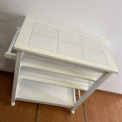 【受付終了】キャスター付きワゴンの画像