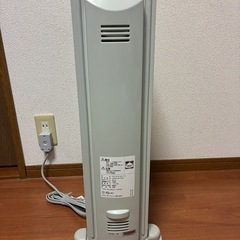 デロンギ　オイルヒーター　　KHD410812-GC 値下げしました。の画像