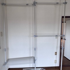 ハンガーラックの画像