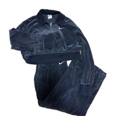 Nike コーデュロイハーフジップ クロップドセットアップの画像