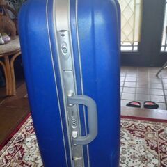 旅行用スーツケースの画像