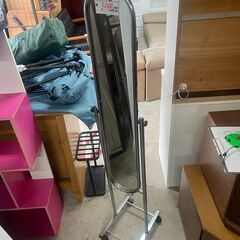 リサイクルショップどりーむ天保山店　No4907 姿見　鏡　自立型　キャスター付き　メタルフレームの画像