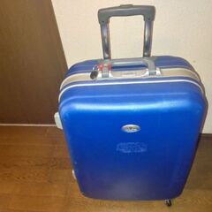 旅行用スーツケースの画像