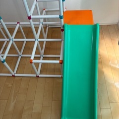 白いわんぱくジムの画像