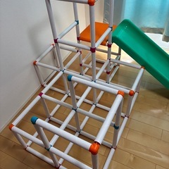 白いわんぱくジムの画像