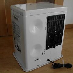 トヨトミ　ファンヒーター　LC-S330  2019年製の画像