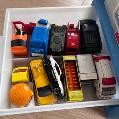 トミカ高速セットとお片付けガレージ、トミカカー、チョロQの画像