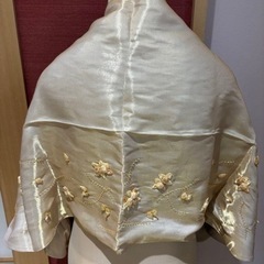 　定価3万円刺繍ハンドバッグ　ストール付　クリーム　和装　洋装の画像