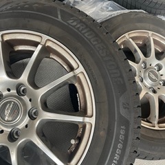 トヨタ　ヴォクシー　スタッドレスタイヤ４本ホイールセットの画像