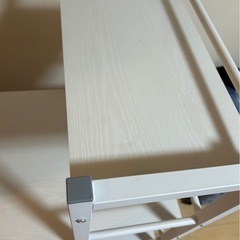 ニトリ ホワイトデスク + 回転チェア セット／在宅ワークに最適 価格交渉可の画像