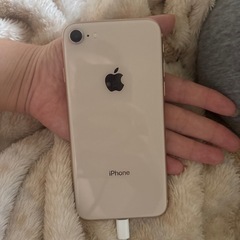 iPhone8   64GBの画像