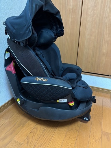 アップリカ フラディア グロウ  チャイルドシート