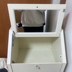 決まりました！椅子付き　ドレッサーの画像