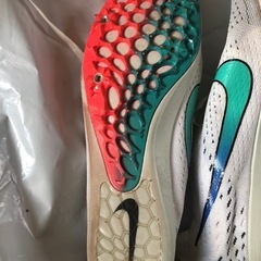 Nike スパイクシューズ ホワイト/ピンク/ブルーの画像