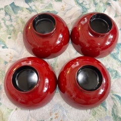 あげます⭐️お椀4つとおまけ1つの画像