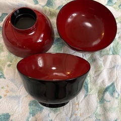 あげます⭐️お椀4つとおまけ1つの画像