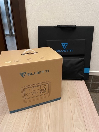 BLUETTI EB70 ポータブル電源 とsp200の太陽光パネル