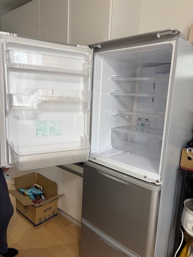 シャープ　冷蔵庫　　2019年製