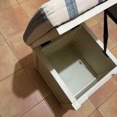 収納スツールの画像
