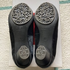 スエード風パンプスの画像