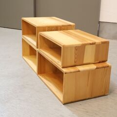スタッキング可能な木製収納ボックス4点セットです。縦や横に積み重ねて自由にレイアウトすることができるセパレート型のBOXシェルフ。ナチュラルなパイン材の風合いが魅力的♪の画像