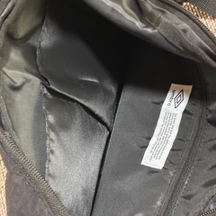 UMBRO アンブロ ブラック ショルダーバッグ 三日月 ハーフムーンの画像