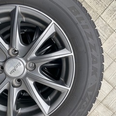 中古スタッドレスタイヤの画像