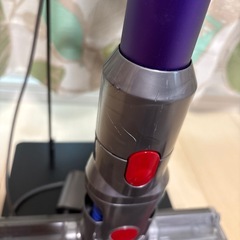 ⭐︎ダイソン　V7掃除機　スタンド付⭐︎の画像