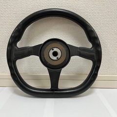 車のステアリングハンドル
の画像