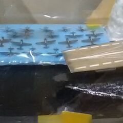 中古品 模型　航空母艦　空母　赤城　艦載機付き　ケース付き　ジオラマの画像
