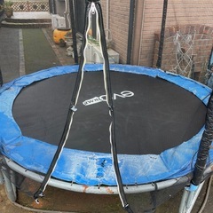 【無料】大型トランポリン 8Ft（約2.4m）※経年劣化あり／引き取り限定の画像