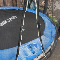 【無料】大型トランポリン 8Ft（約2.4m）※経年劣化あり／引き取り限定の画像