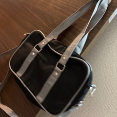 小さいショルダー付きハンドバッグ　使用したものの画像