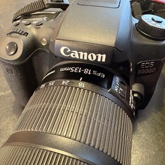 Canon 8000D レンズ バッテリー付きの画像