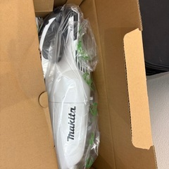 【受け渡し者決まりました】【新品】マキタ　掃除機本体とケースの画像