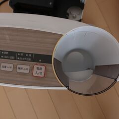 シャープ加湿セラミックファンヒーター　古いですの画像