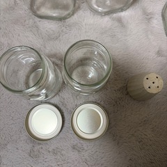【12/25までに引取り可能な方限定】ガラス保存瓶・塩入れの画像