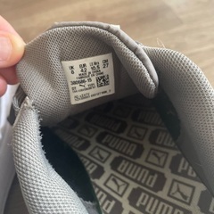 adidas スニーカーの画像