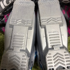 子供用スキーブーツの画像