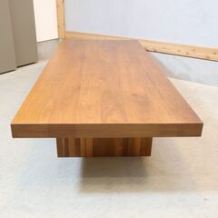 REAL Style(リアルスタイル)KENOSHA(キノーシャ)リビングテーブルです。厚みのある天板が印象的で、オーク無垢の素材感が際立つローテーブル。北欧家具やカフェ風のお部屋に♪の画像