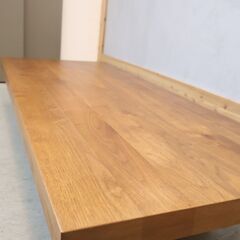 REAL Style(リアルスタイル)KENOSHA(キノーシャ)リビングテーブルです。厚みのある天板が印象的で、オーク無垢の素材感が際立つローテーブル。北欧家具やカフェ風のお部屋に♪の画像