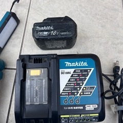 マキタ18V ワークライト　バッテリー充電器付きの画像