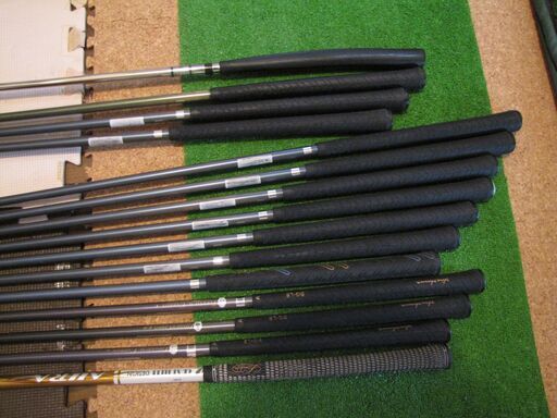 【値下げしました】HONMA LB-300アイアンゴルフクラブ一式美品キャディバック、ボール付き