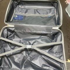 スーツケースの画像