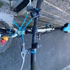 クロスバイク•6段ギア　ホワイト×ブルー　の画像