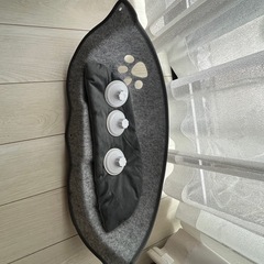 窓取り付け猫ベットの画像